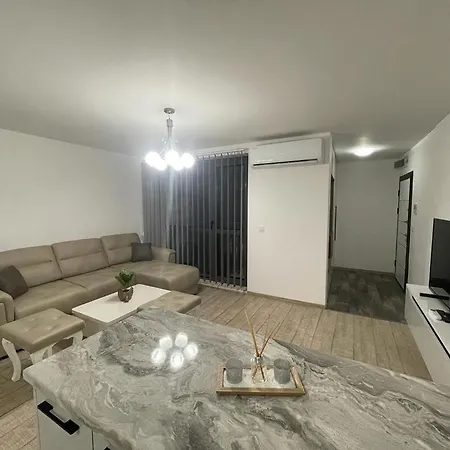 شقة Emily & Nasi بلوفديف